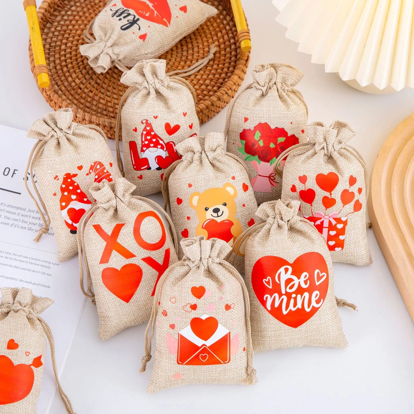 1Pcs Valentine’s Day Linen Drawstring Bags Candy Biscuits Pouchs Burlap Jewelry Storage Bags Wedding Favors Gift Packaging Bags